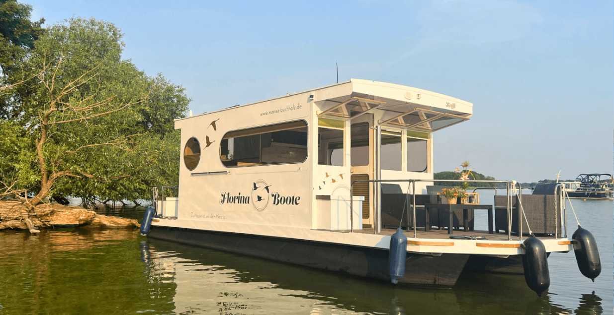 Führerscheinfreies Rollyboot Florina ab 5 h buchbar Führerscheinfreies Rollyboot Florina ab 5 h buchbar