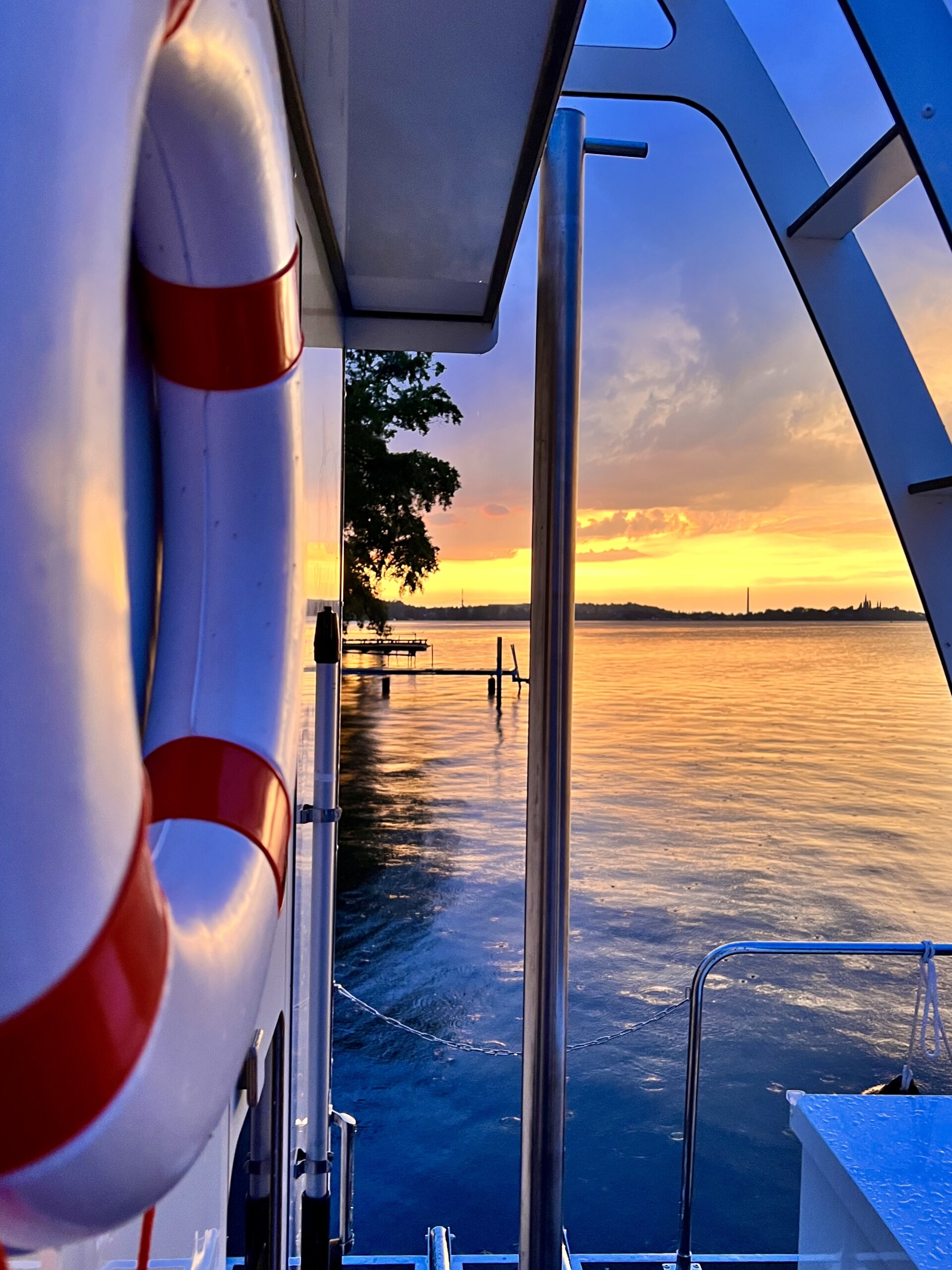 Rollyboot Florina bei Sonnenuntergang