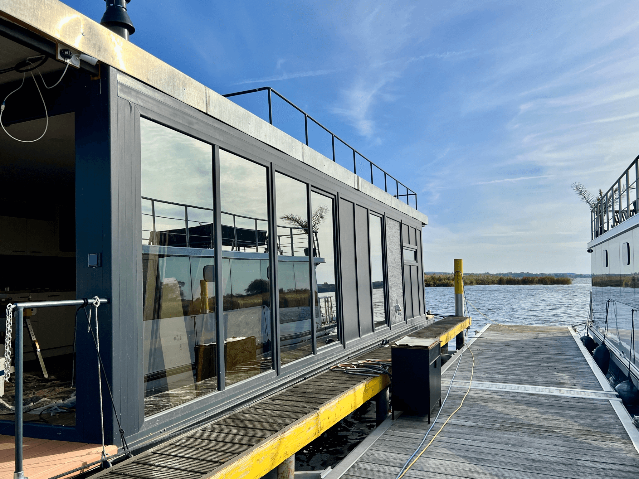 Führerscheinfreies Hausboot Haveltänzer 6 Personen mit Sauna & Dachterrasse