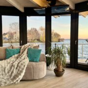 Romantischer Hausbooturlaub – Die perfekte Auszeit für Paare ❤️