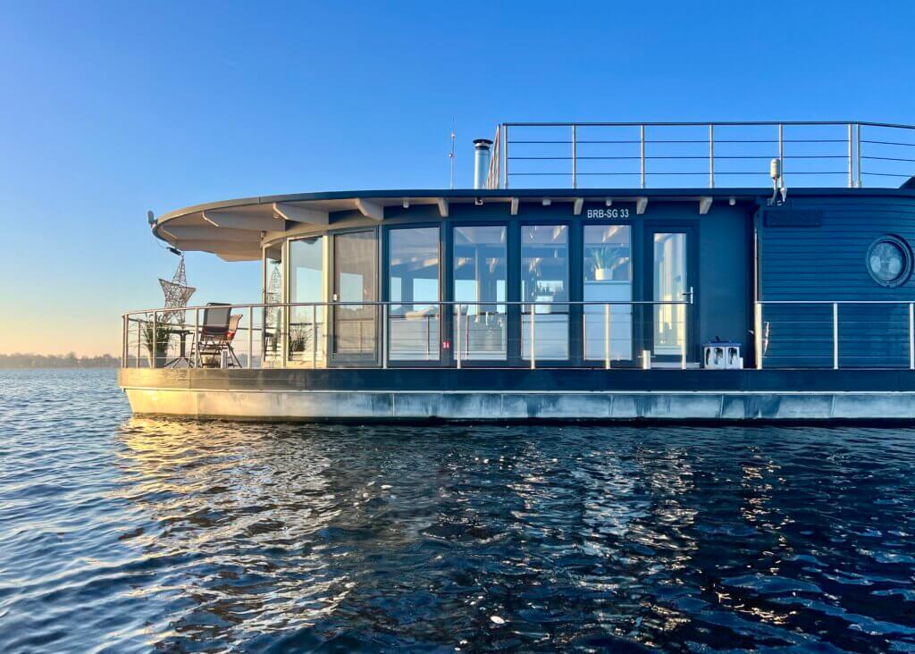 Mobile Hausbootmassage DaySPA Floating Home Shanti 2 mit Sauna in Werder