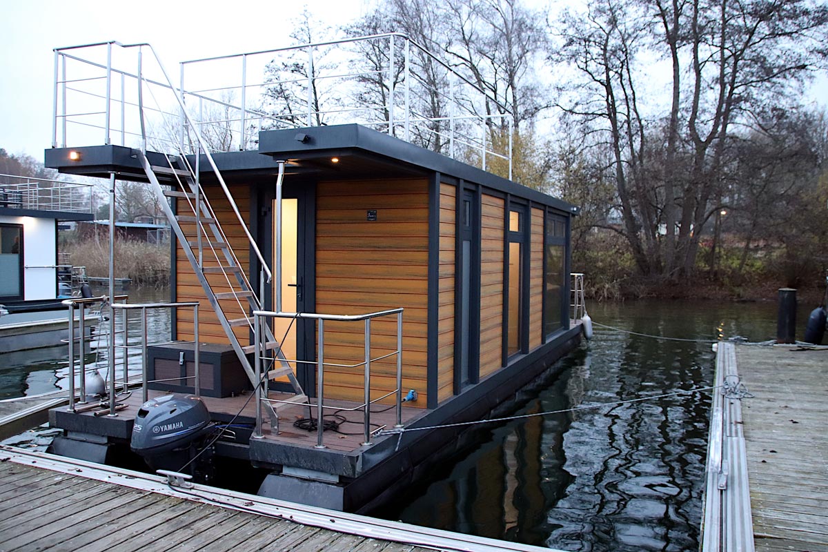 Führerscheinfreies Hausboot Haveltänzer 6 Personen mit Sauna & Dachterrasse